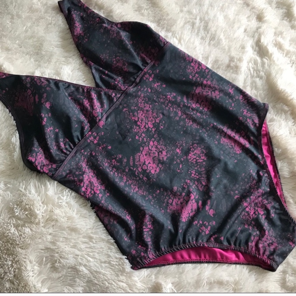 Women’s Bathing Suit Size 18 REPOSH